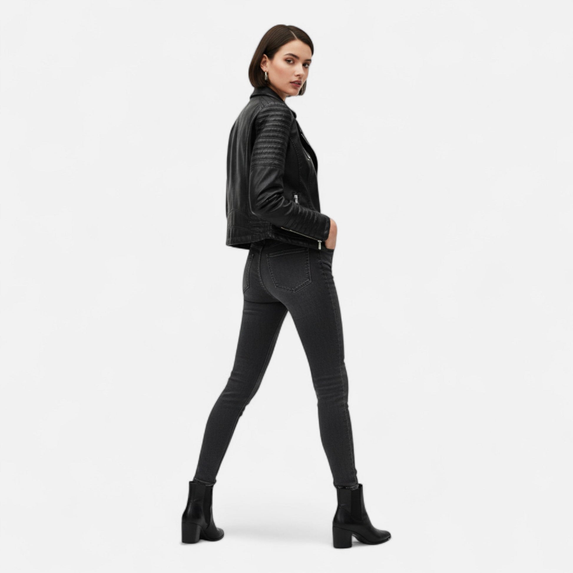 Isabel | Chaqueta de Cuero para Mujer con Diseño Biker Elegante 2