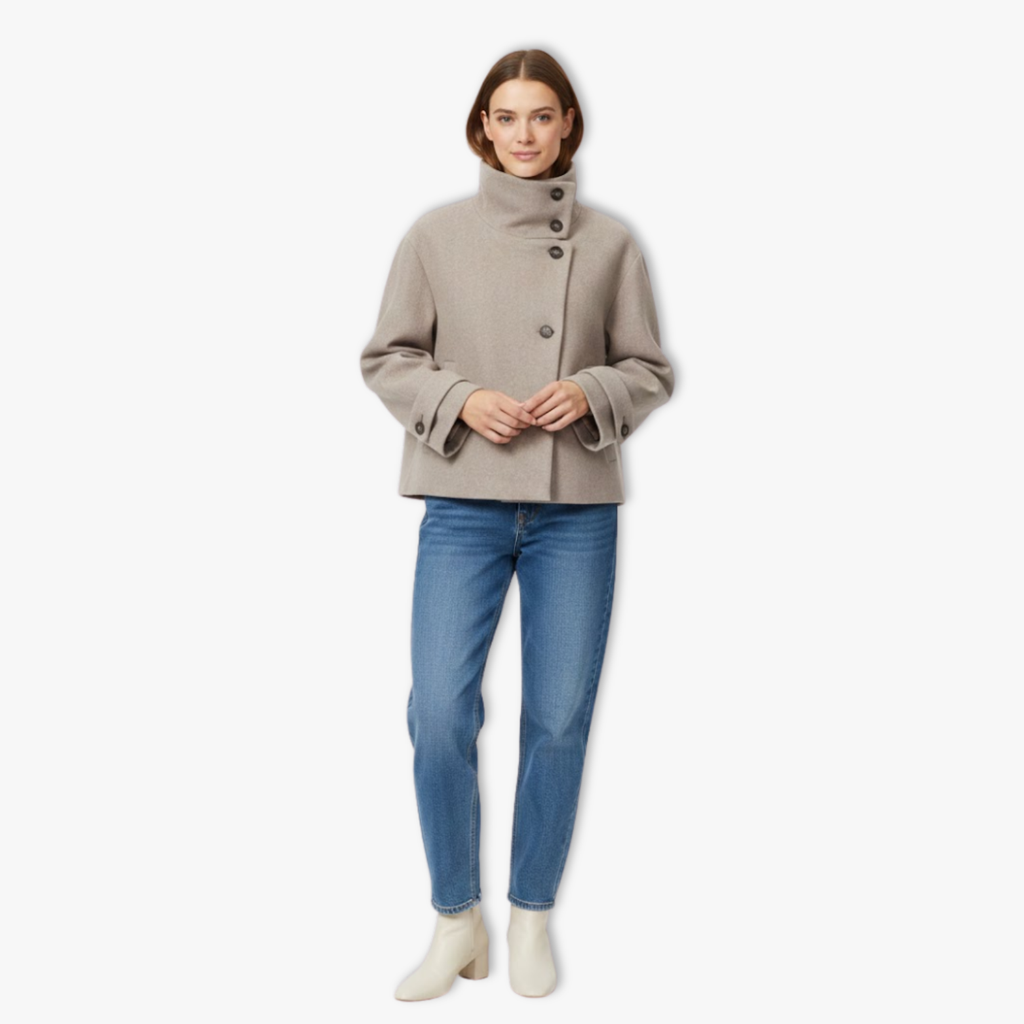 Lucía | Abrigo de Invierno Holgado para Mujer con Cuello Alto y Hebilla 1