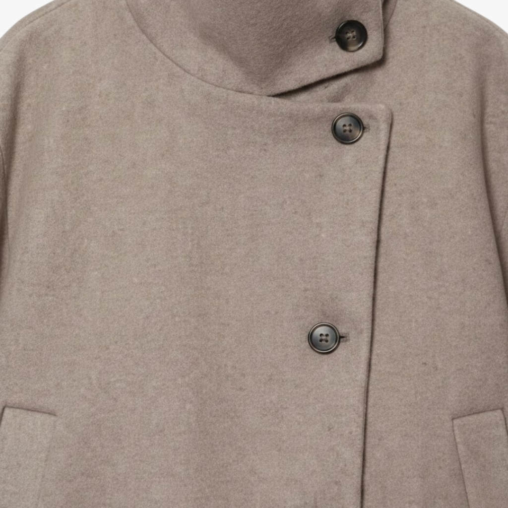Lucía | Abrigo de Invierno Holgado para Mujer con Cuello Alto y Hebilla 5
