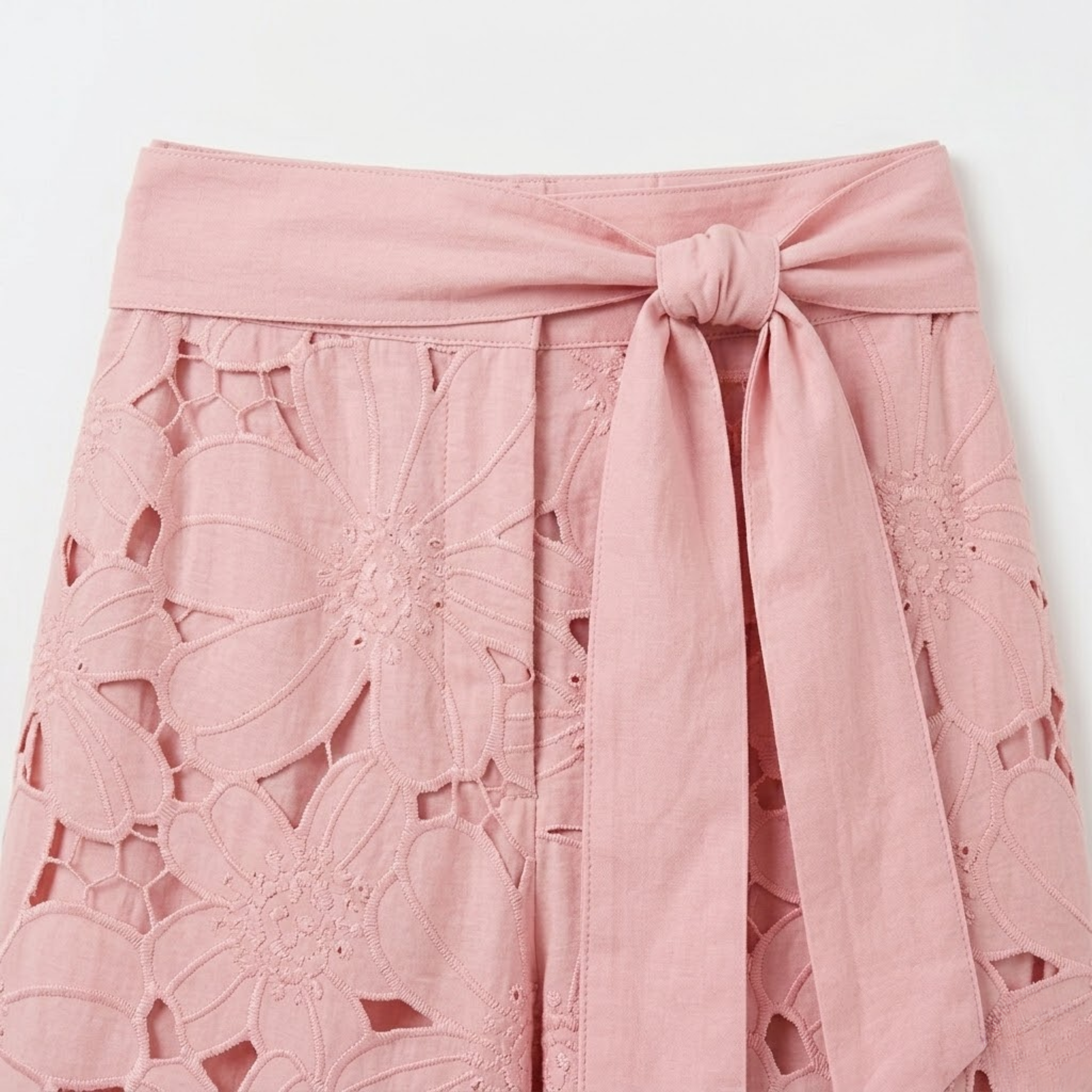 Lucía | Conjunto de Dos Piezas con Top Corto de Encaje y Pantalones Anchos para Mujer 8