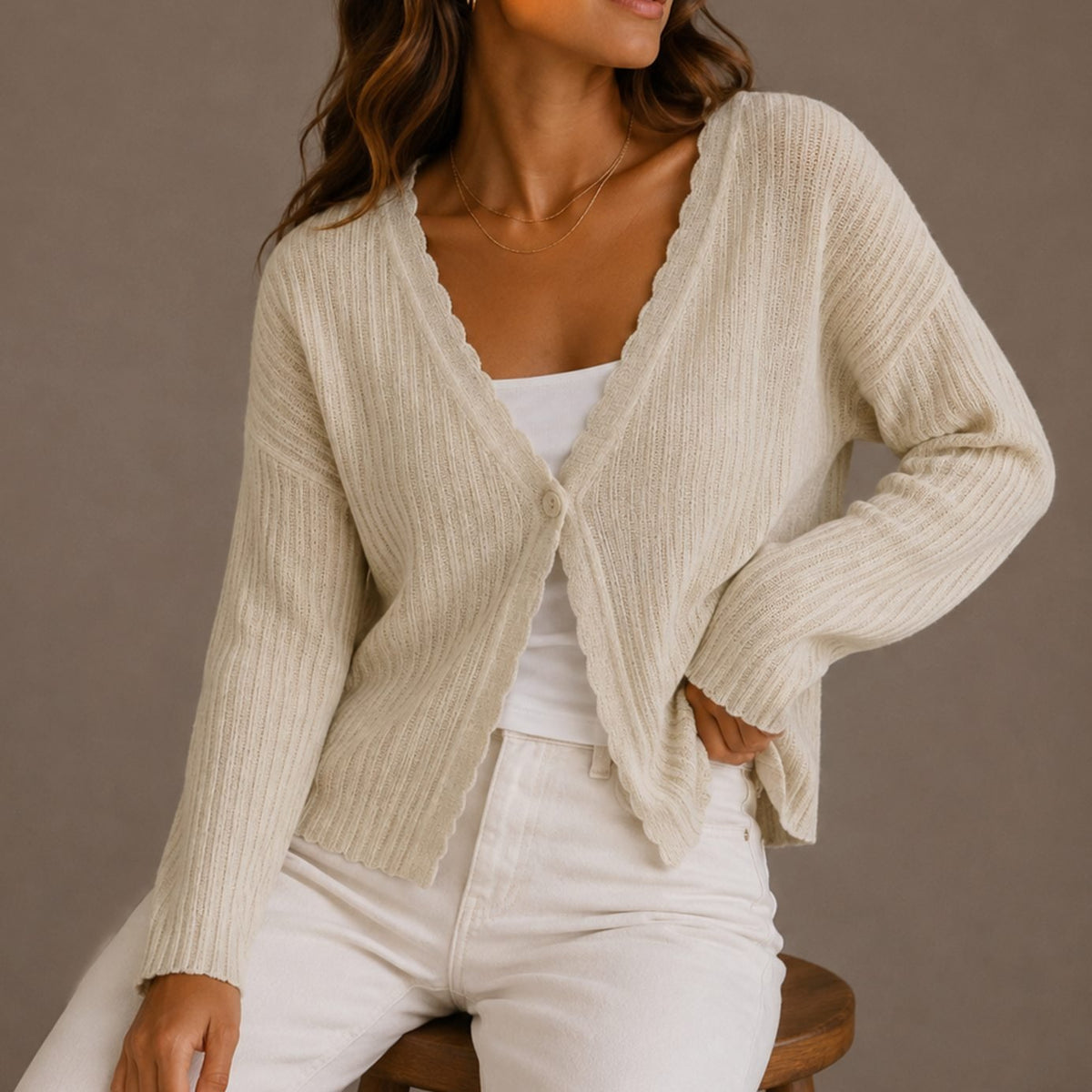 Adalina | Chaqueta punto mujer cuello pico con bordes festoneados - Noa Lagos