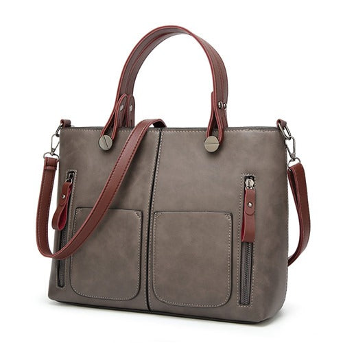 Bolso de hombro Adelina combinado con un outfit formal de mujer