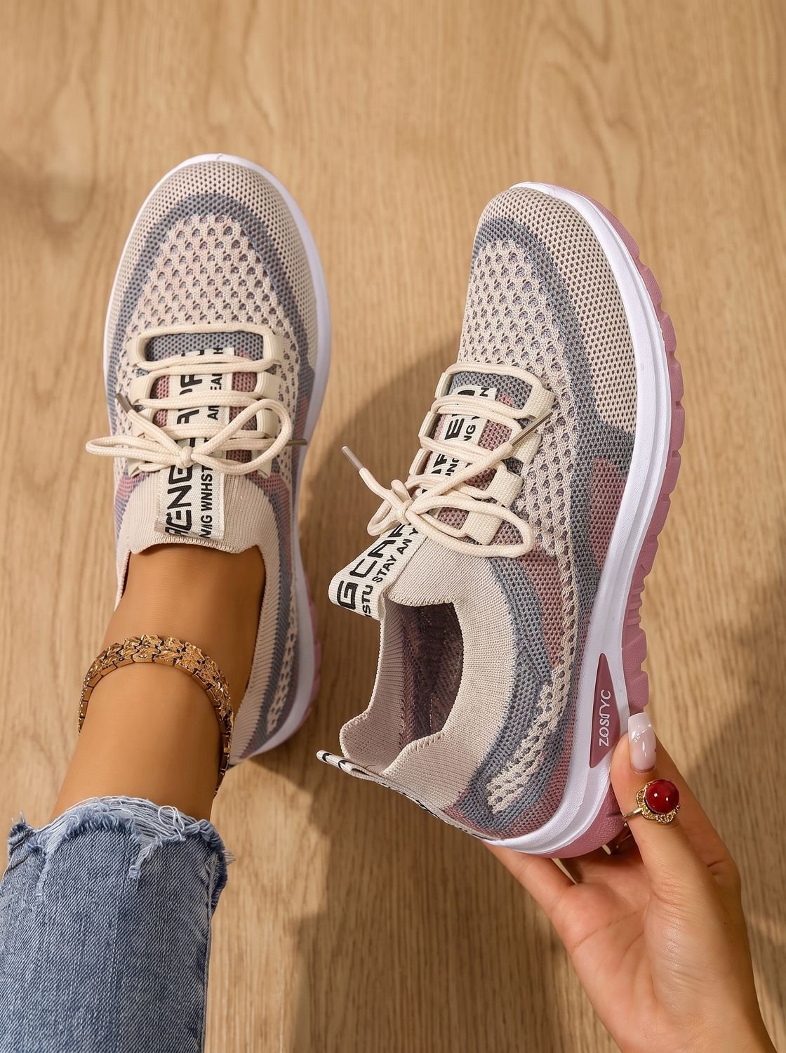Zapatillas ortopédicas de mujer Aroa con cordones y malla transpirable