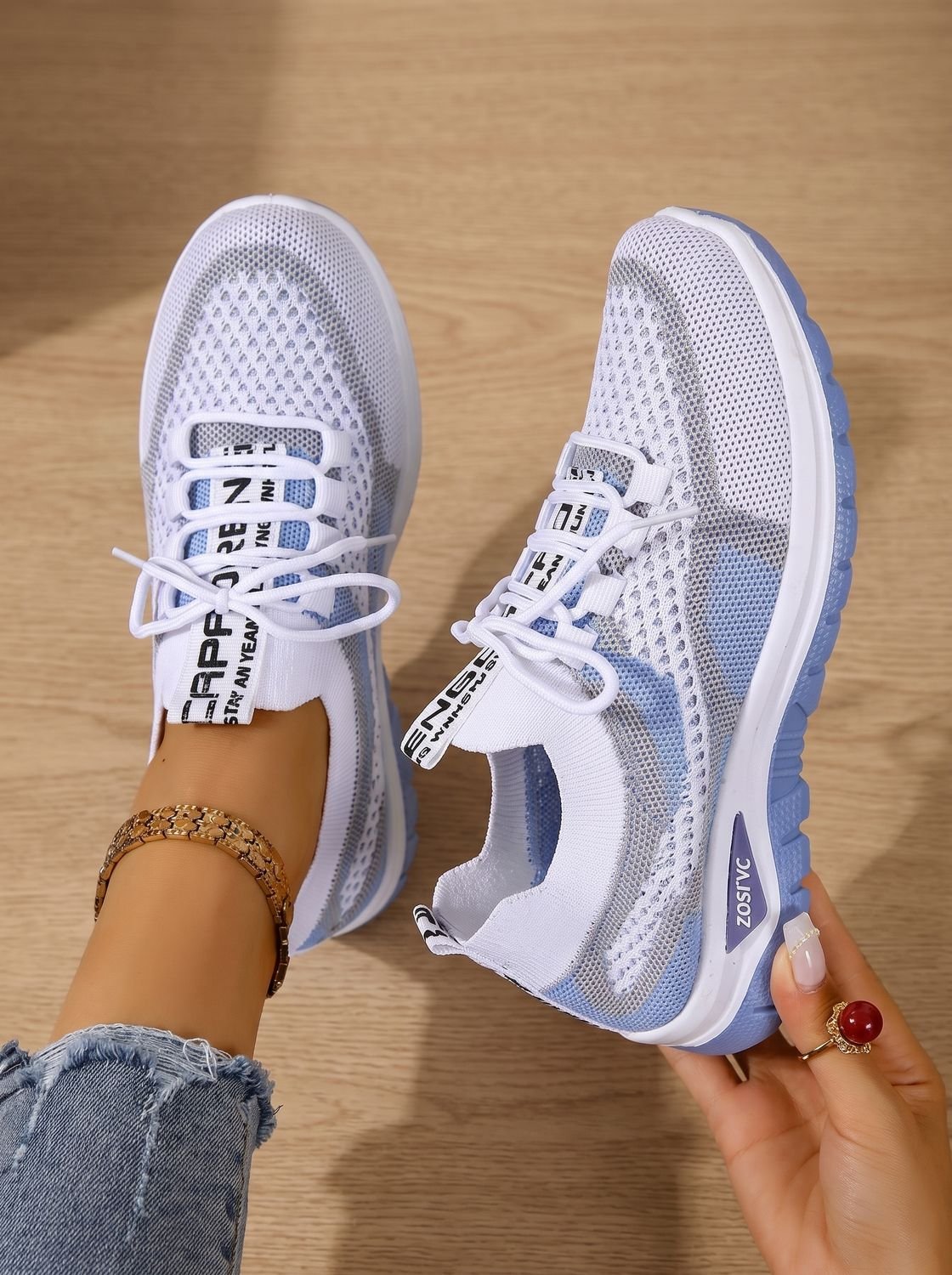 Vista trasera de las zapatillas ortopédicas transpirables Aroa