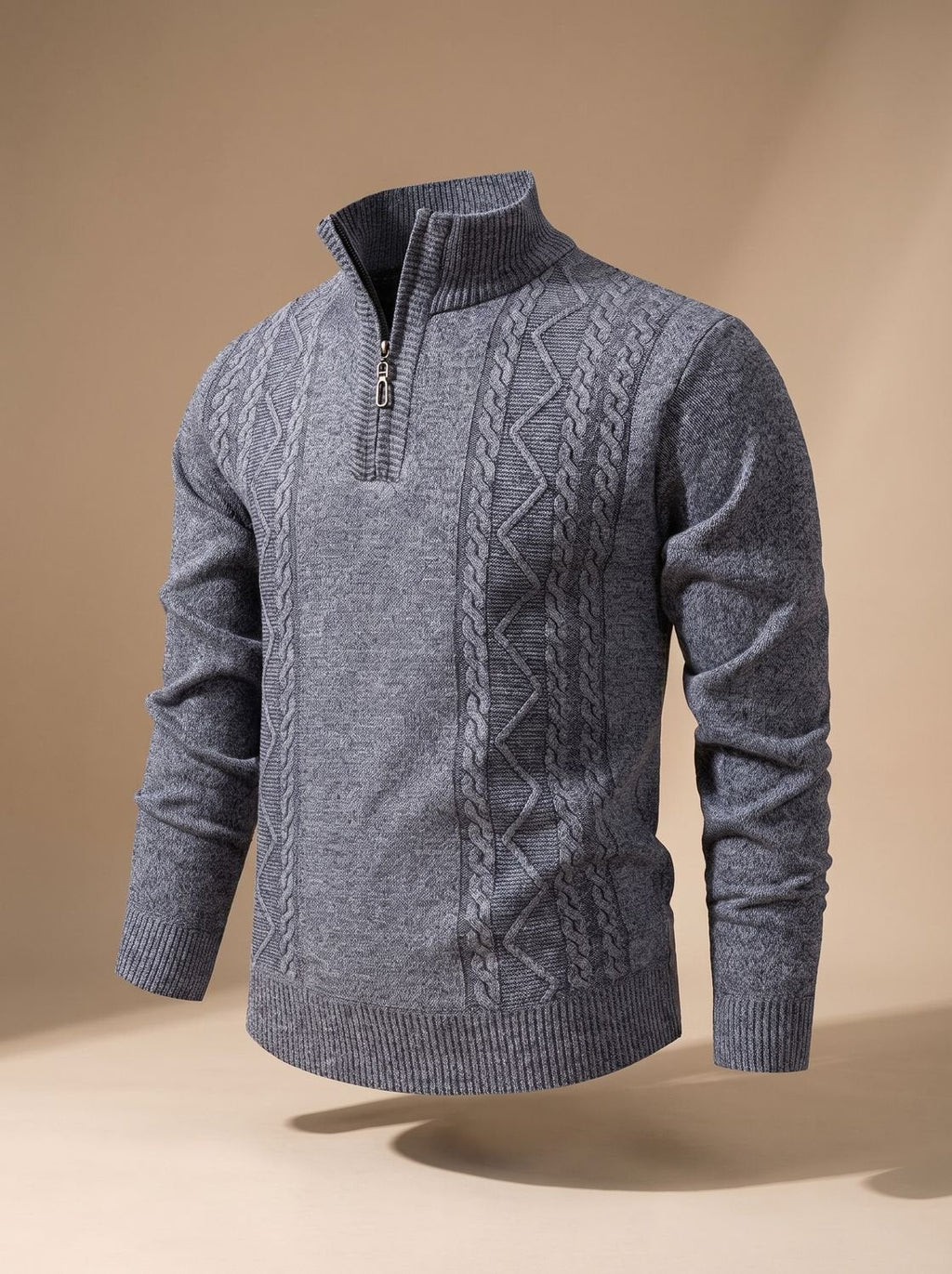 Detalle del cuello alto y cremallera corta del jersey Benjamin