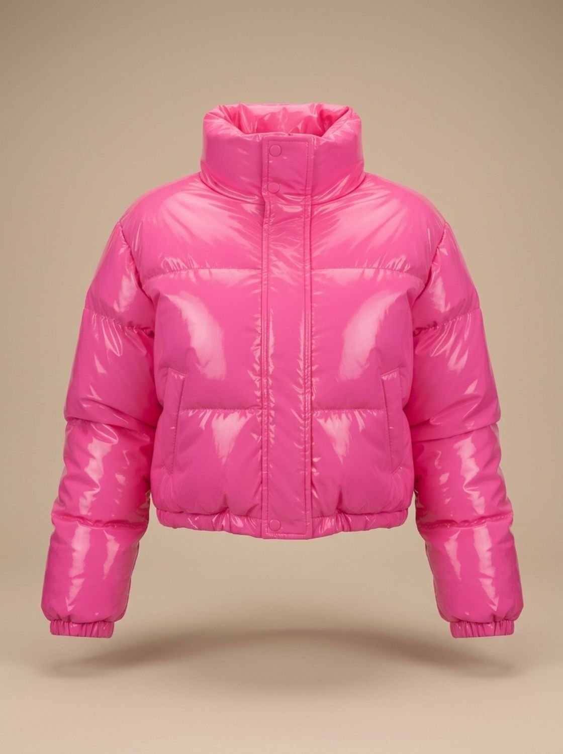 Puños de canalé de la chaqueta acolchada corta
