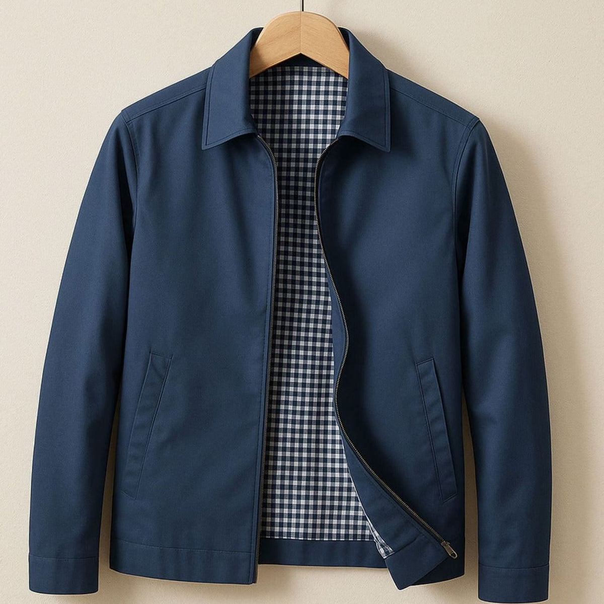 Chaqueta smart-casual CALLUM combinada con camisa para look de oficina