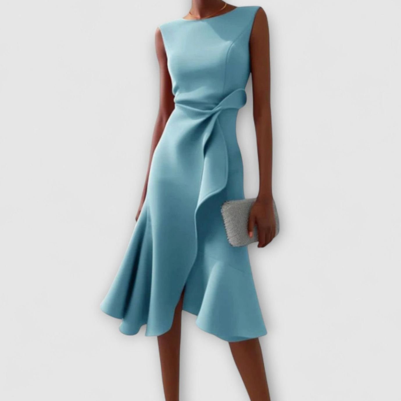 Vista trasera del vestido midi asimétrico con caída fluida