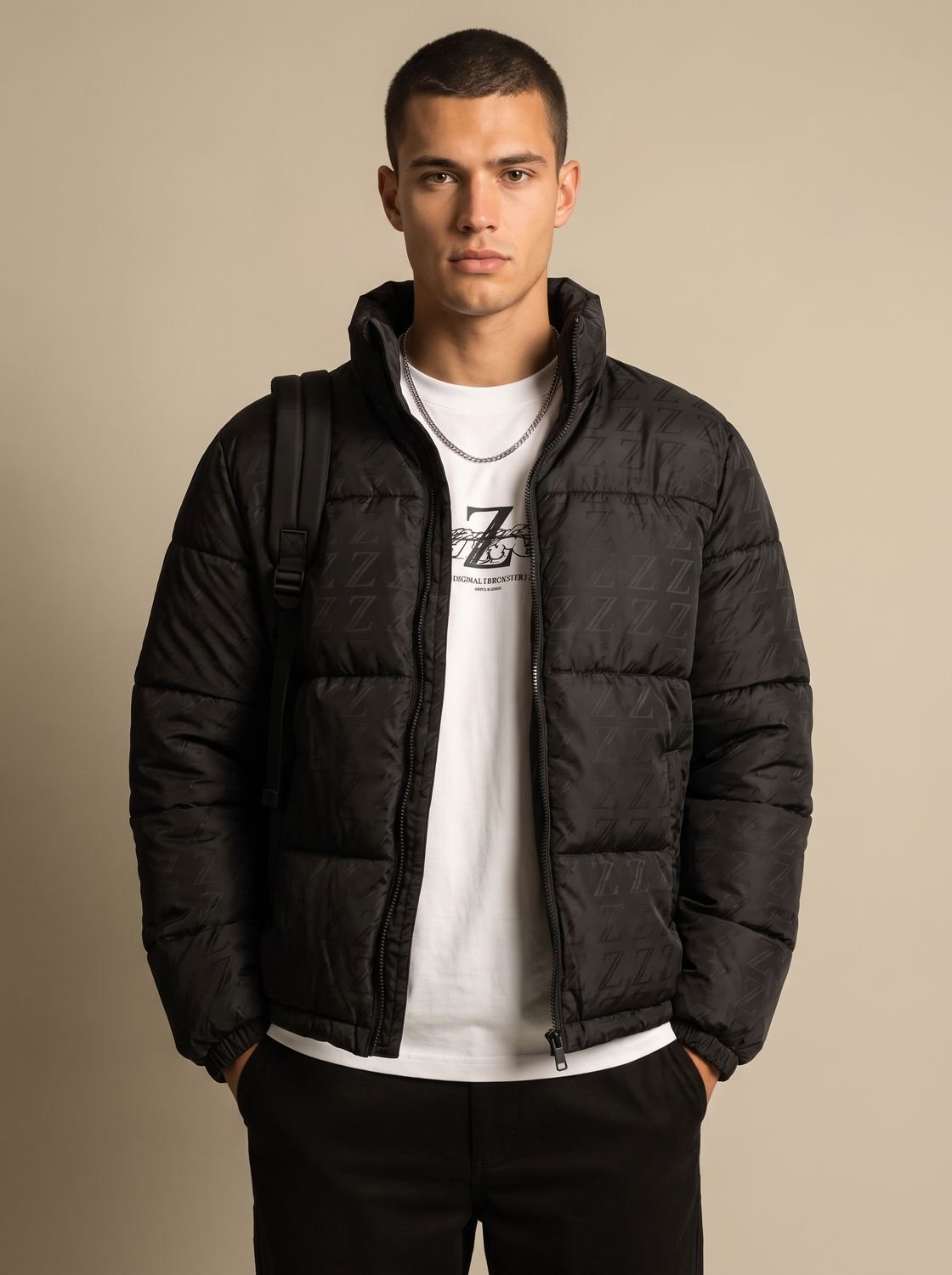 Bolsillo lateral con cremallera de la chaqueta puffer con logo