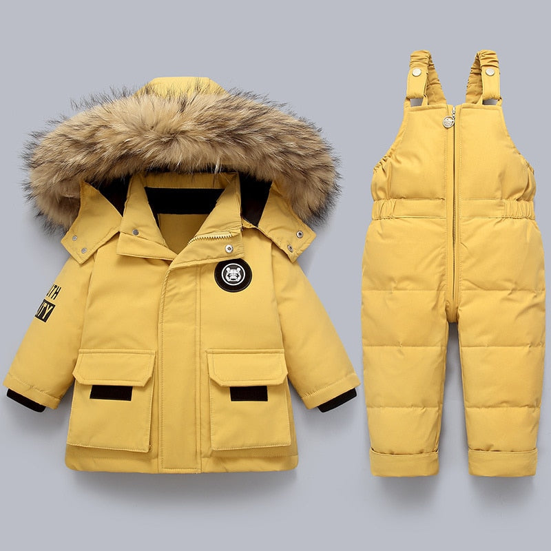 Conjunto de invierno infantil Nordik con chaqueta de capucha y mono de esquí
