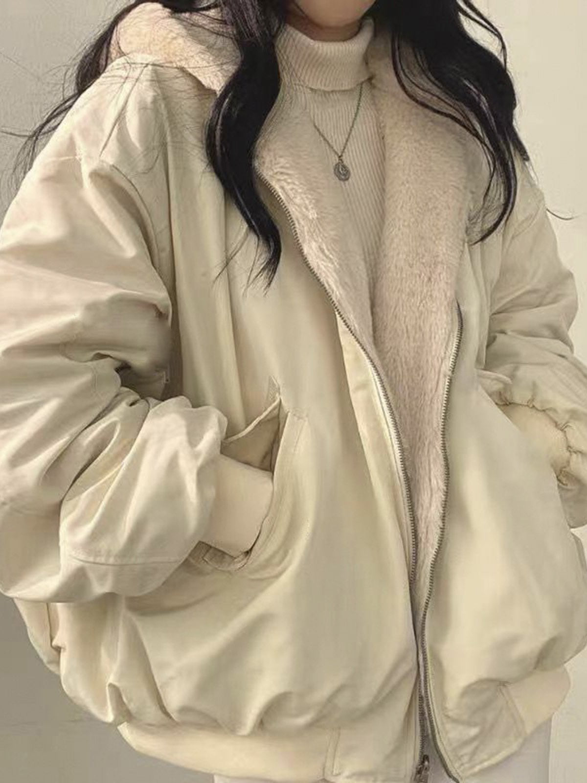 Abrigo FRISOLDE en tono albaricoque, ideal para looks de invierno