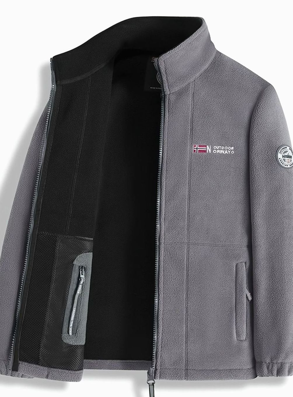 Detalle del tejido polar suave y transpirable de la chaqueta