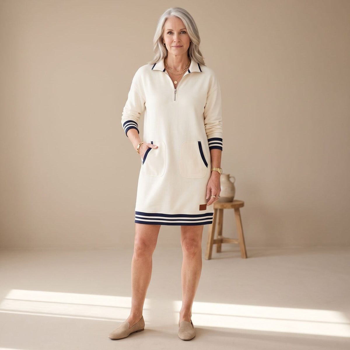 Vista completa del vestido midi de manga larga estilo sporty-chic
