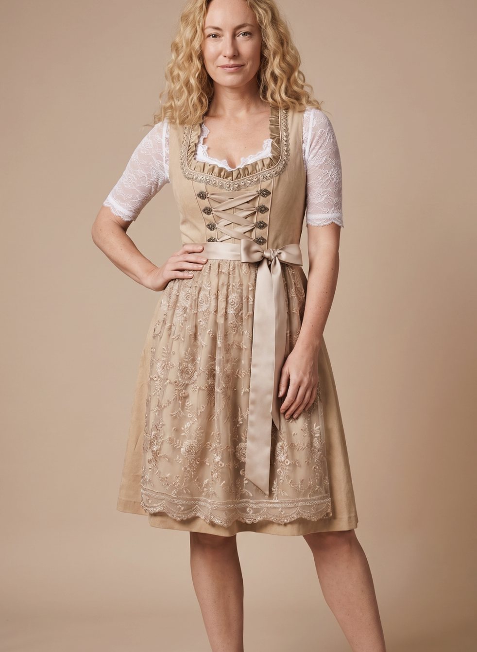 Blusa de encaje con mangas hasta el codo incluida en el conjunto dirndl Herta