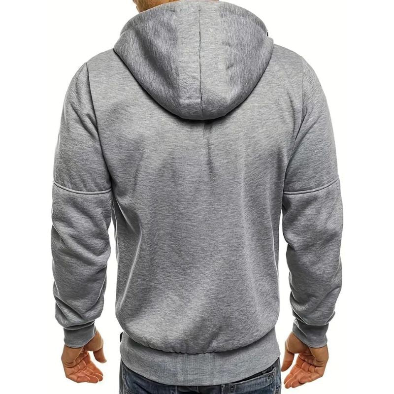 Detalle de la capucha ajustable de la sudadera Kian