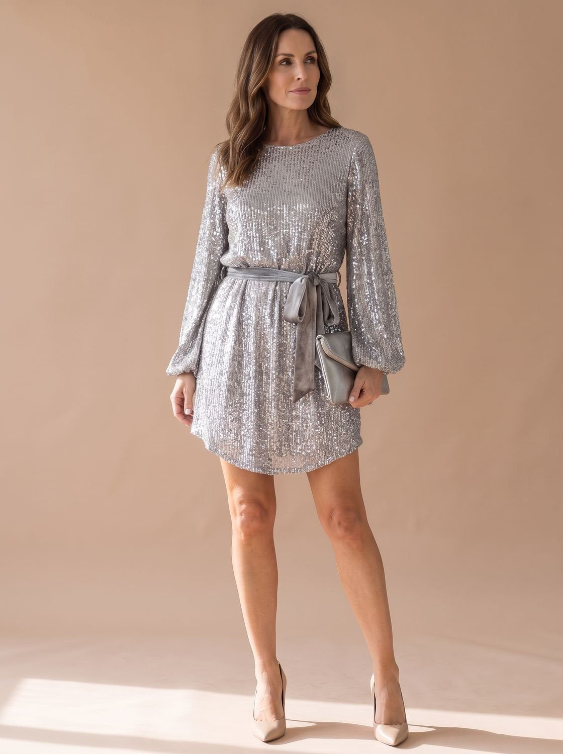 Vestido mini de lentejuelas ideal para Nochevieja y eventos de cóctel