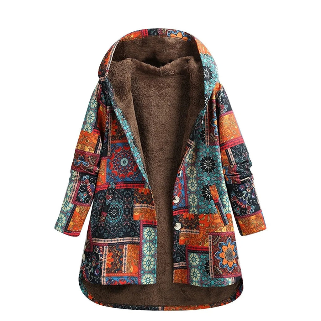 Detalle del estampado patchwork en tonos cálidos de la chaqueta Lunara