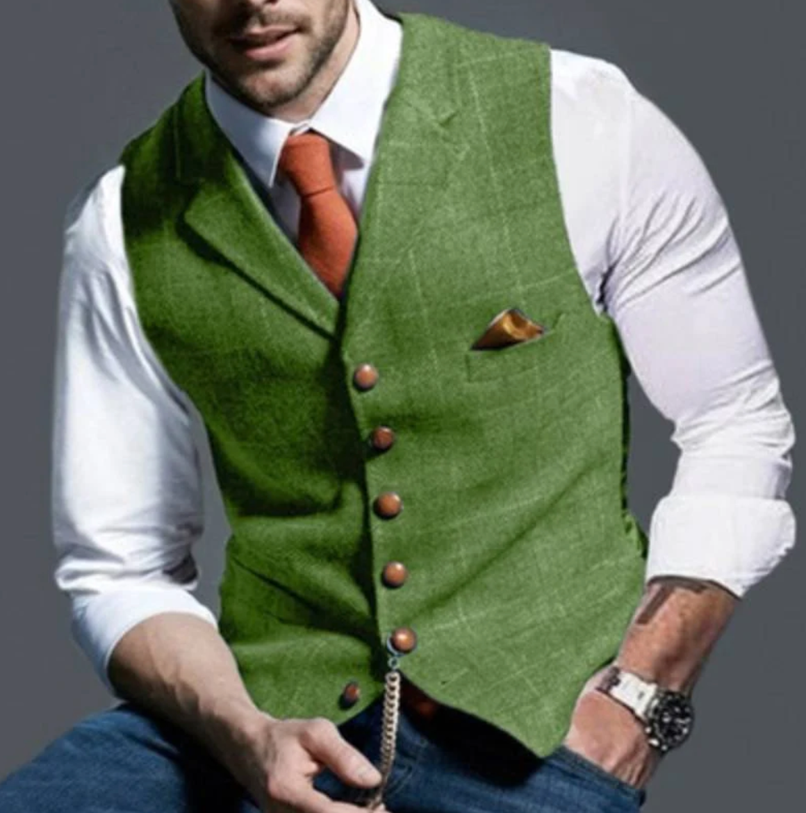 Detalle de la botonadura frontal del chaleco Marlon para hombre