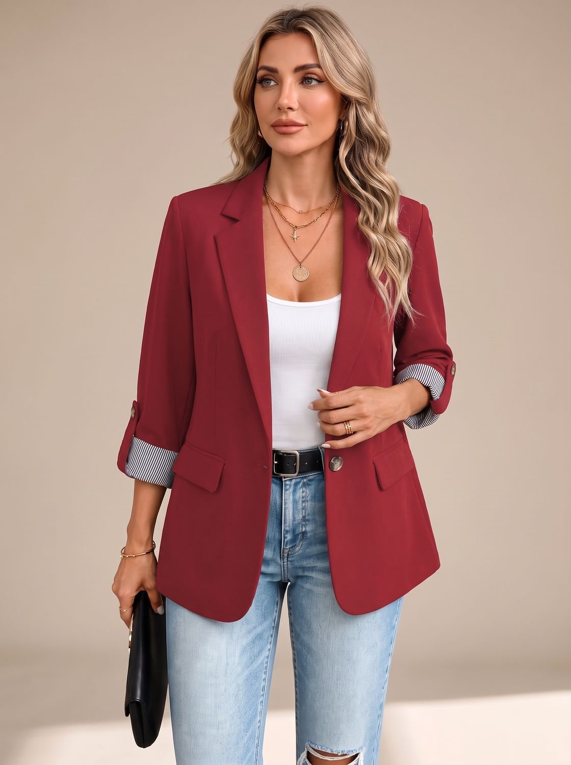 Detalle del hombro con ligera estructura de la blazer