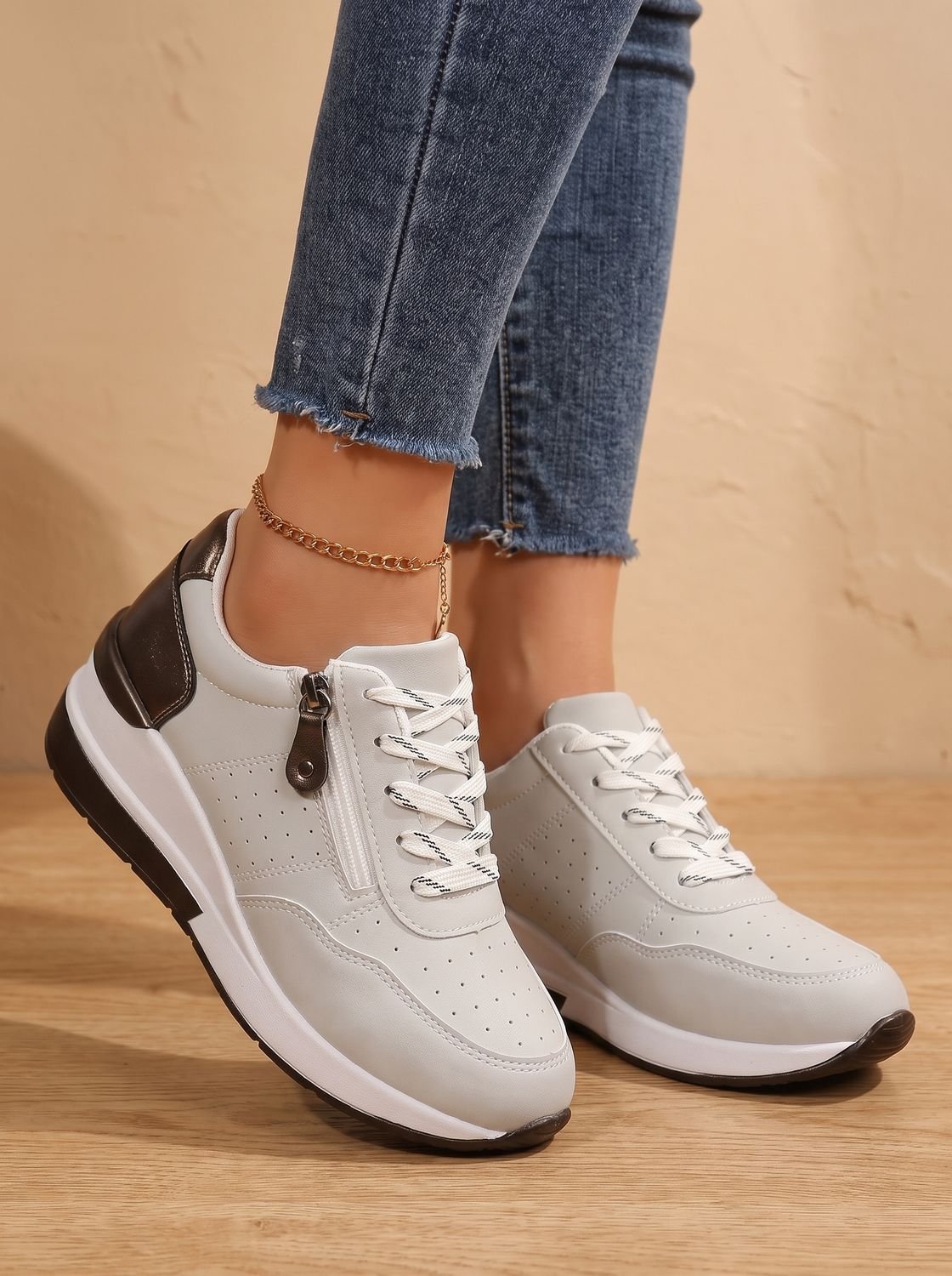 Zapatillas Nadora en distintos colores disponibles