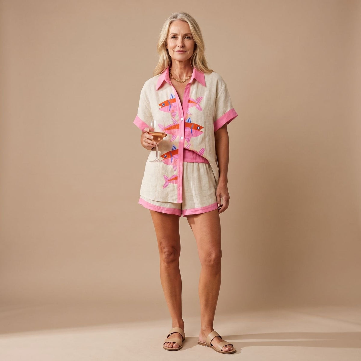 Conjunto de camisa de lino y shorts con estampado de peces en rosa y coral para mujer