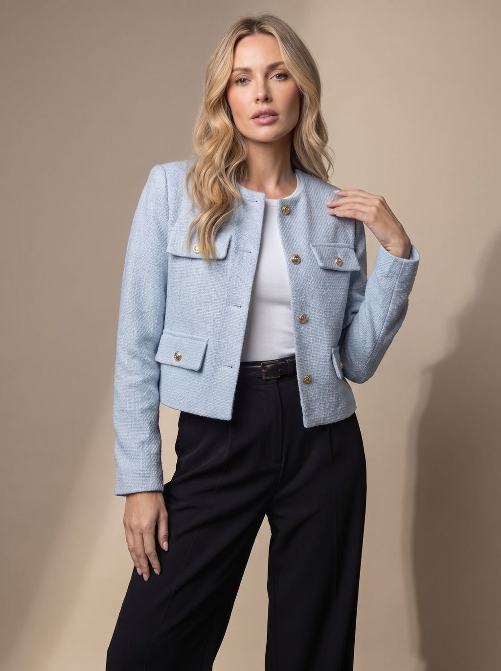 Blazer cropped de tweed para mujer con botones dorados y cuello sin solapa