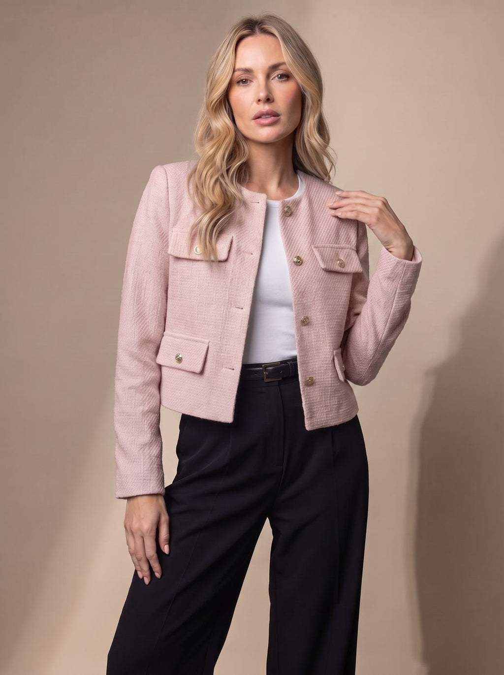 Blazer cropped de tweed en distintos colores disponibles