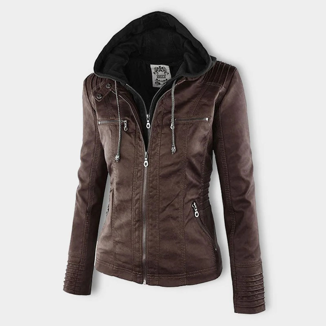 Chaqueta Aurora combinada con look urbano de mujer