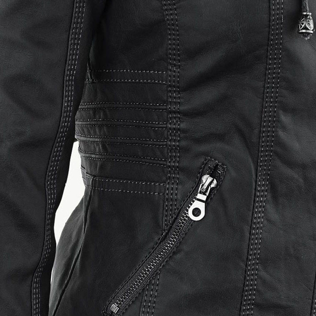 Detalle de las costuras y acabado de la chaqueta Aurora