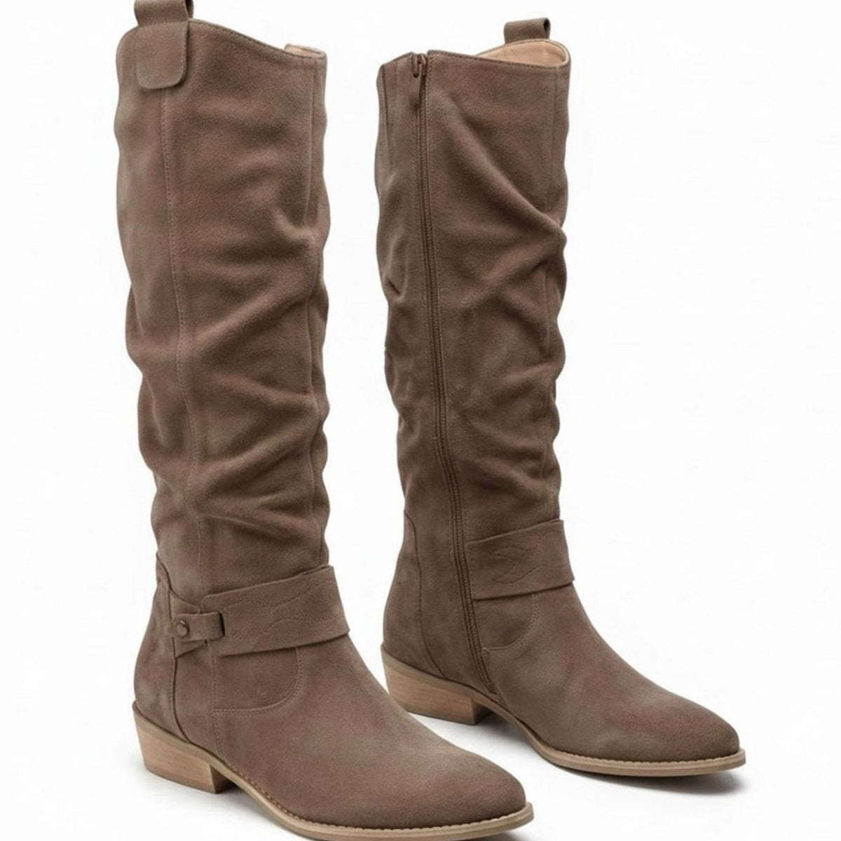 Botas altas de mujer en color oscuro con acabado mate