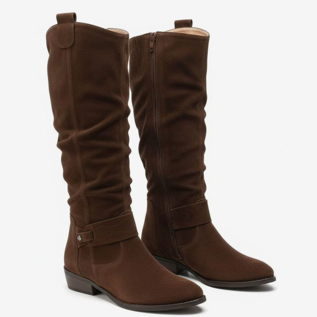 Botas altas de mujer combinadas con leggings para un estilo cómodo