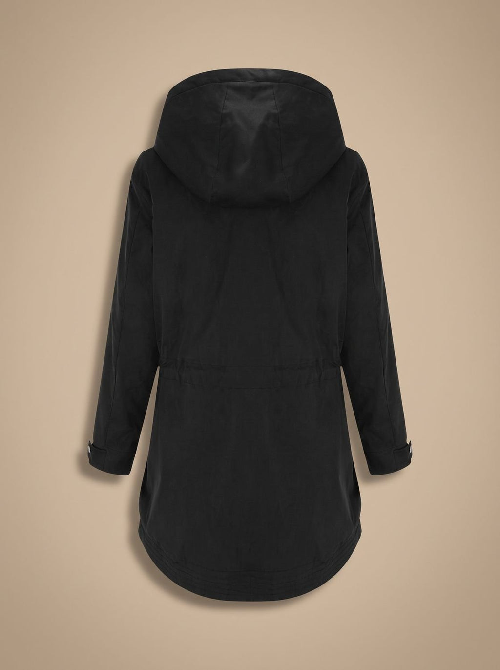 Detalle de la capucha forrada en sherpa de la parka SNOWMERE para mujer