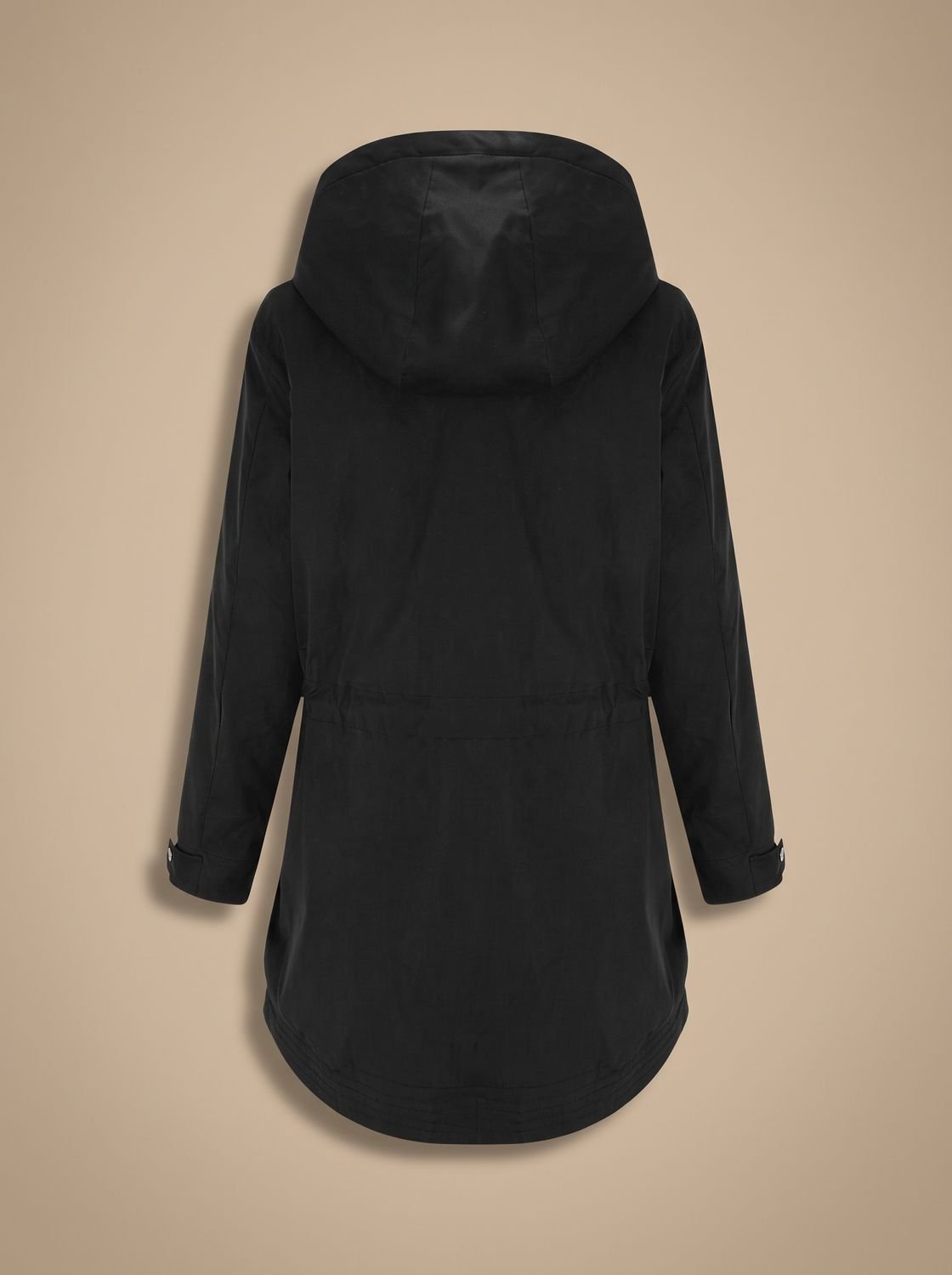 Detalle de la capucha forrada en sherpa de la parka SNOWMERE para mujer