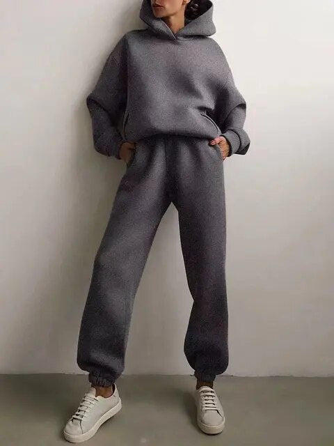 Detalle de los bolsillos del pantalón del conjunto