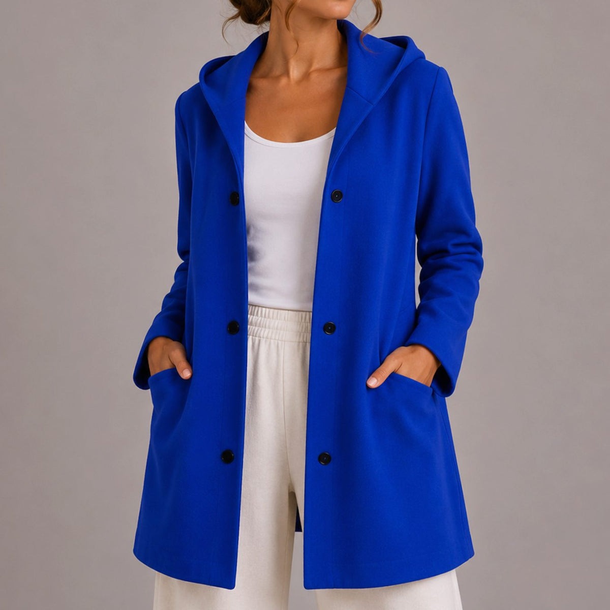 Cárdigan con capucha combinado con look casual de fin de semana