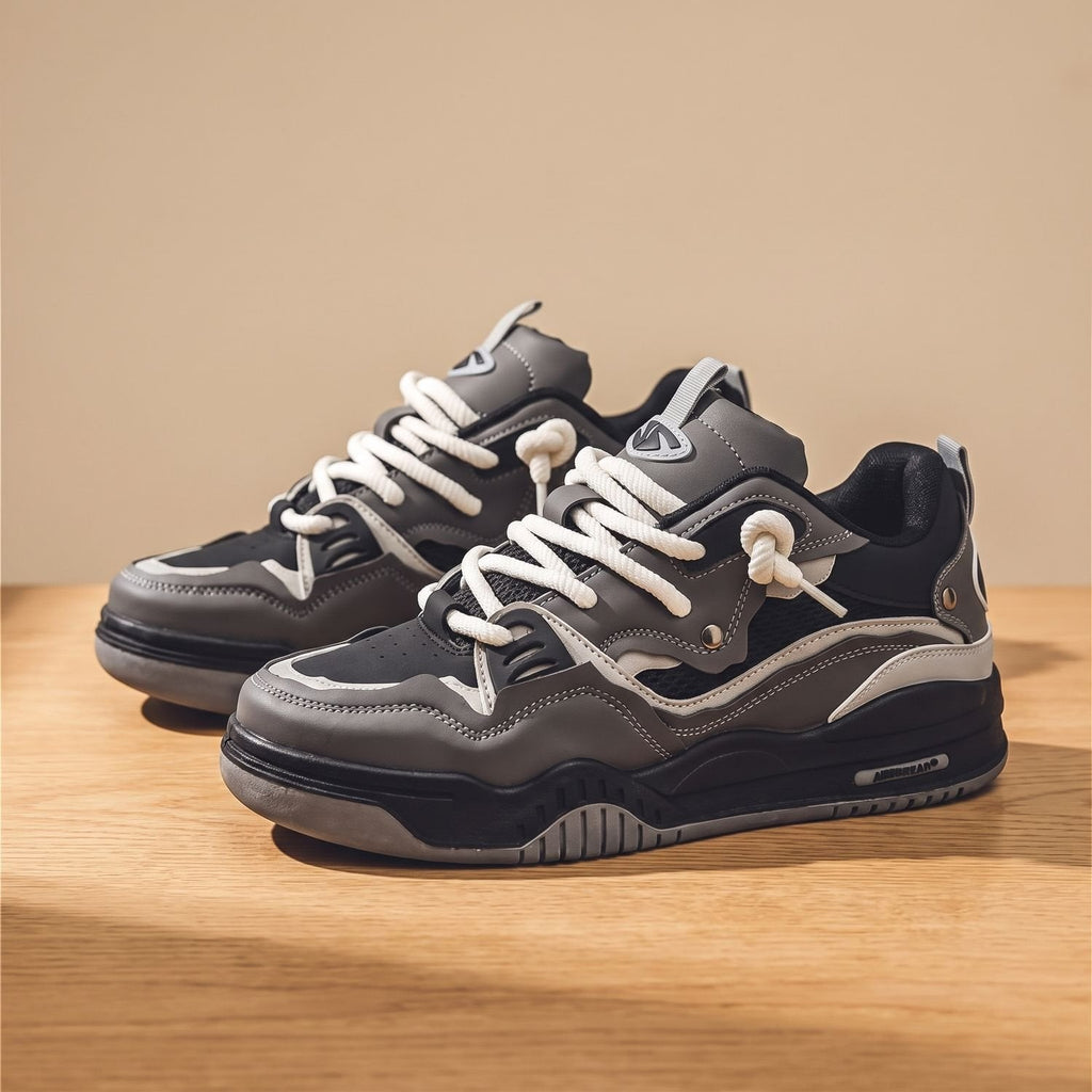 Zapatillas TARNOS para hombre en ambiente urbano de ciudad