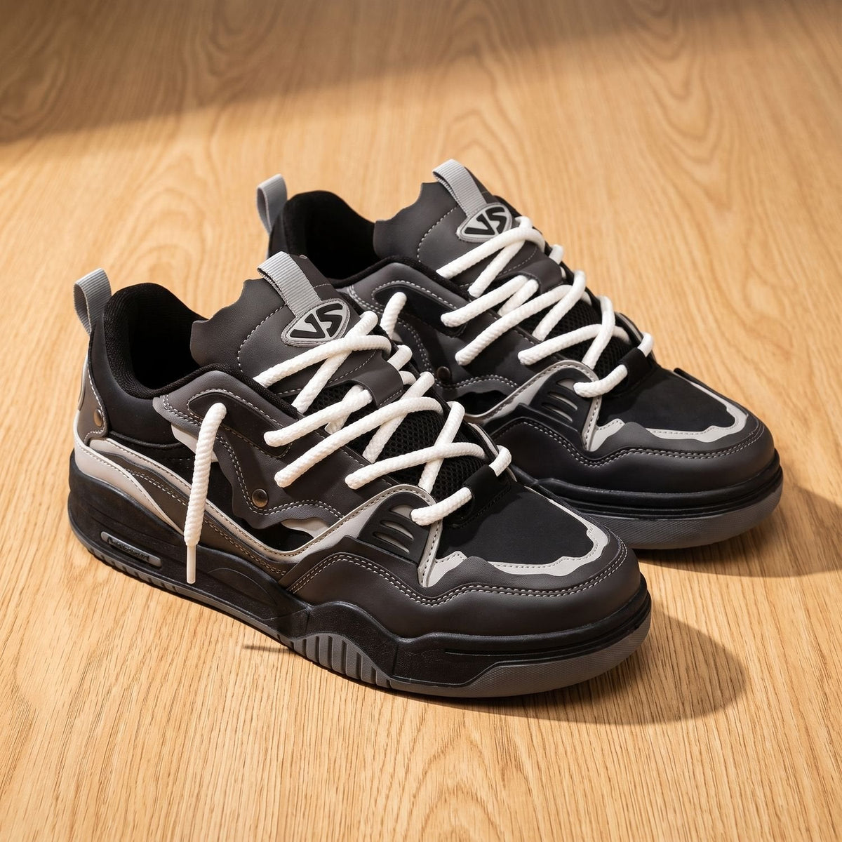 Zapatillas TARNOS combinadas con joggers para look deportivo