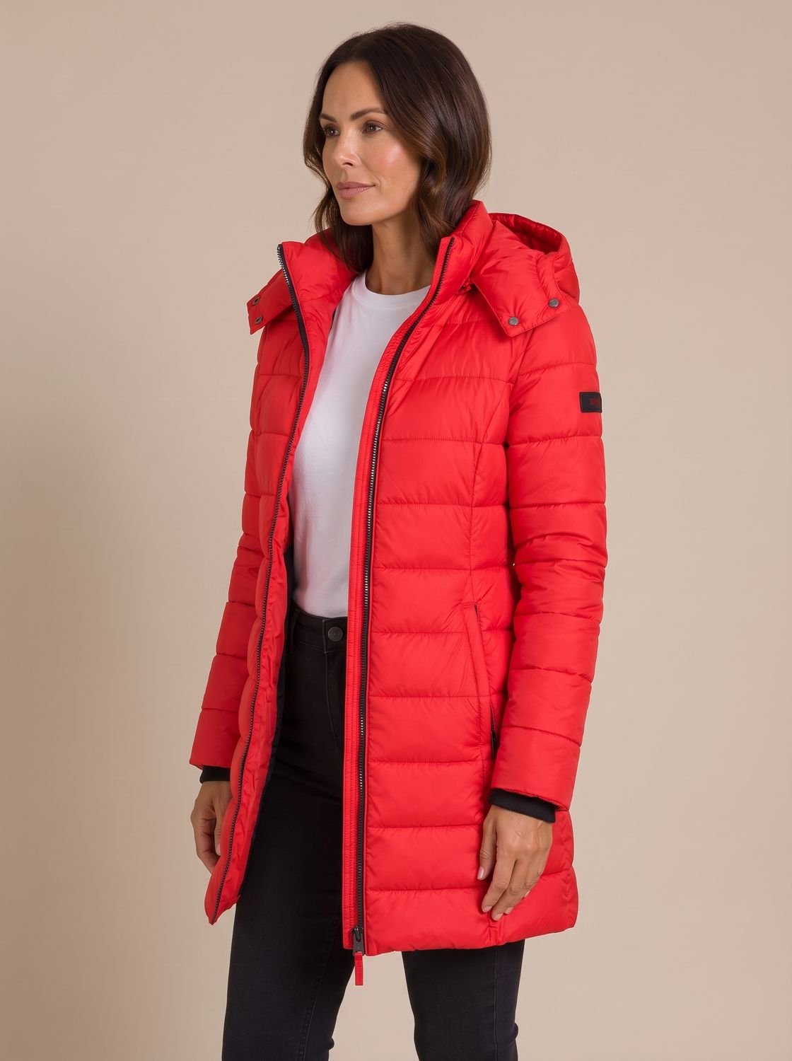 Detalle del acolchado ligero del plumífero de invierno