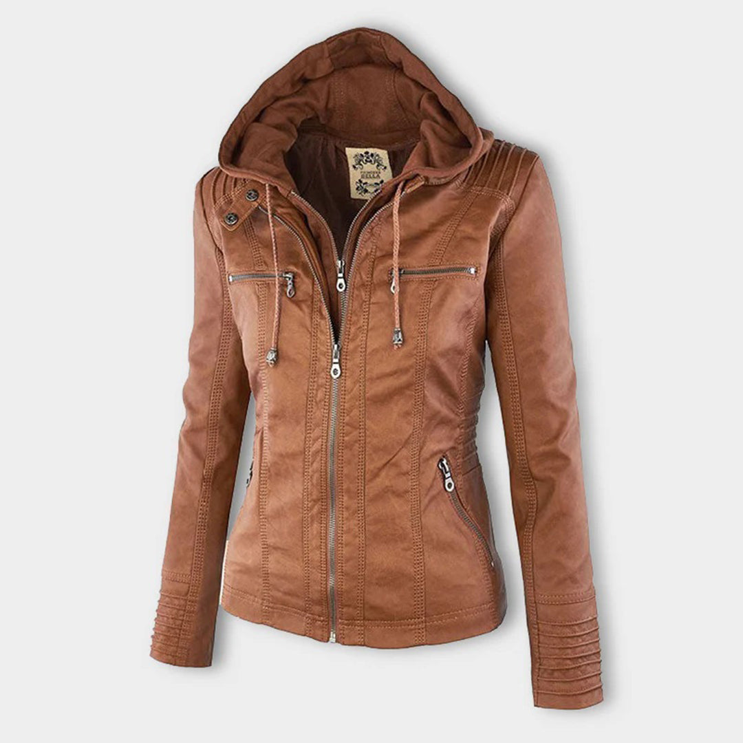 Chaqueta Nerea combinada con vaqueros para un look casual