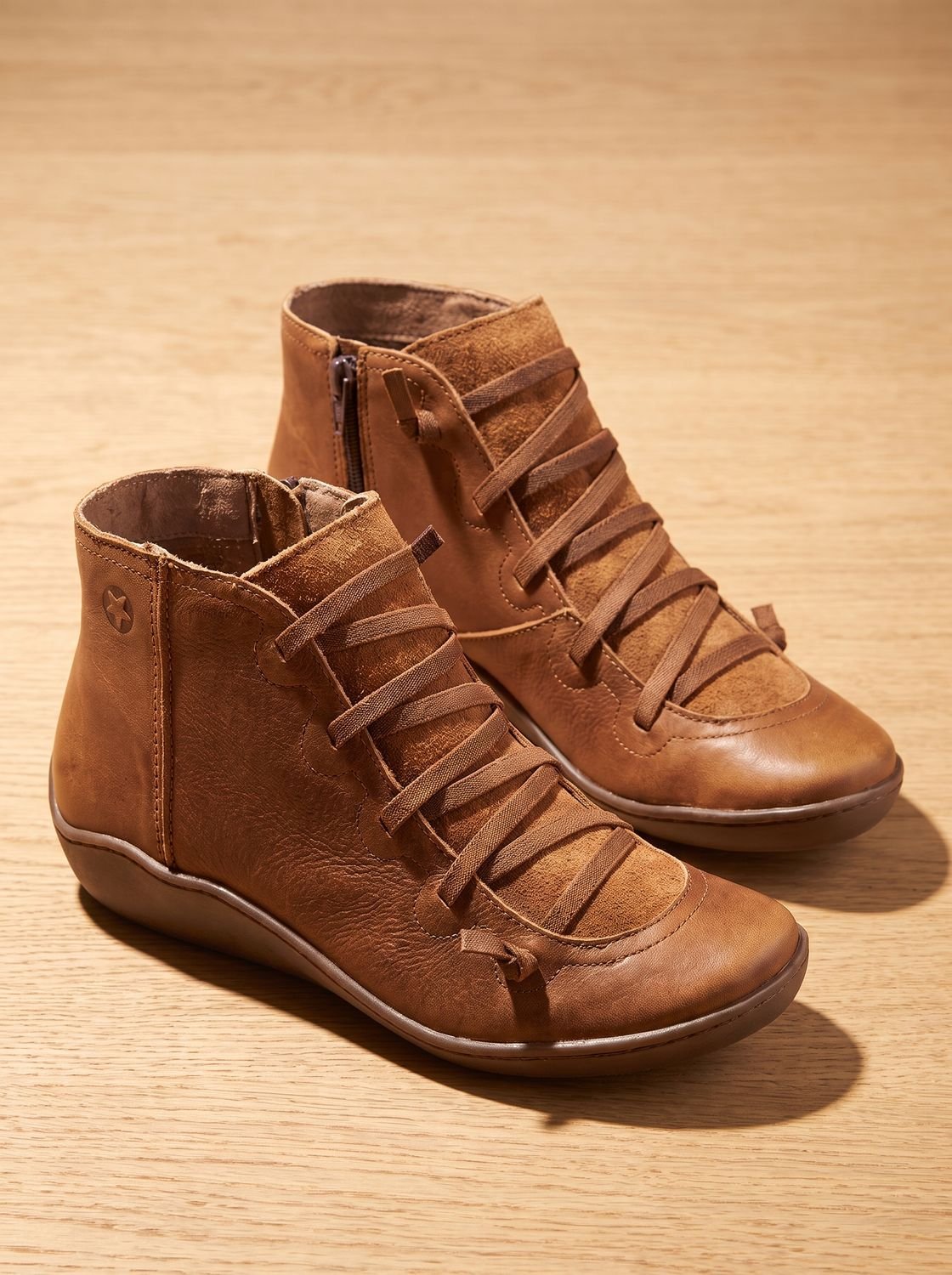 Botines ortopédicos WALVINA de mujer con cordones y cremallera lateral, vista frontal