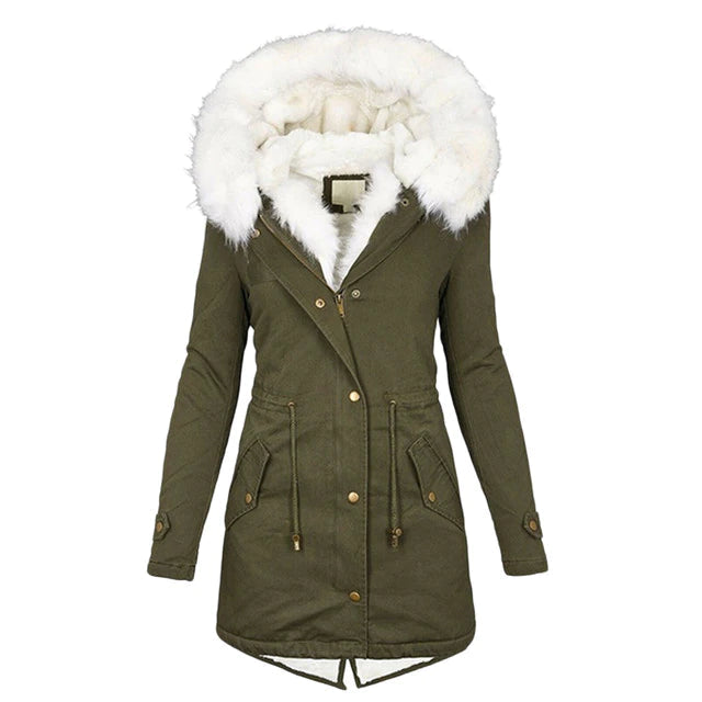 Abrigo Elira combinado con look casual de invierno